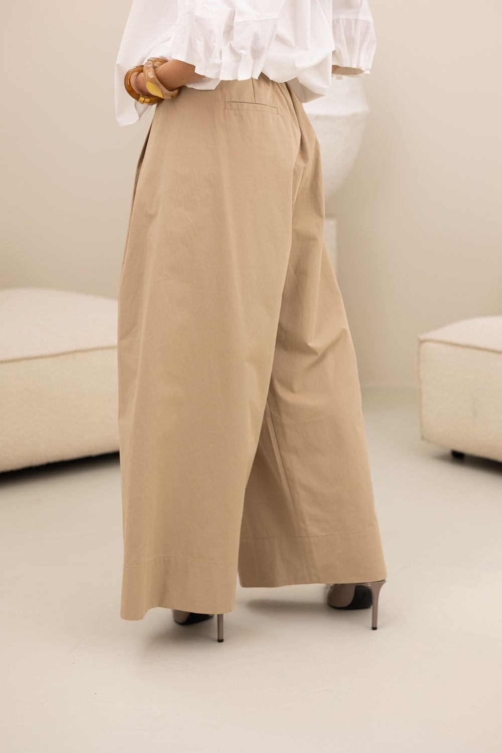 Broek Isvava