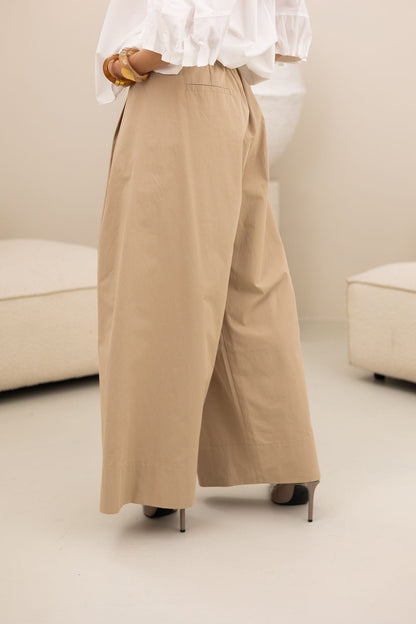 Broek Isvava