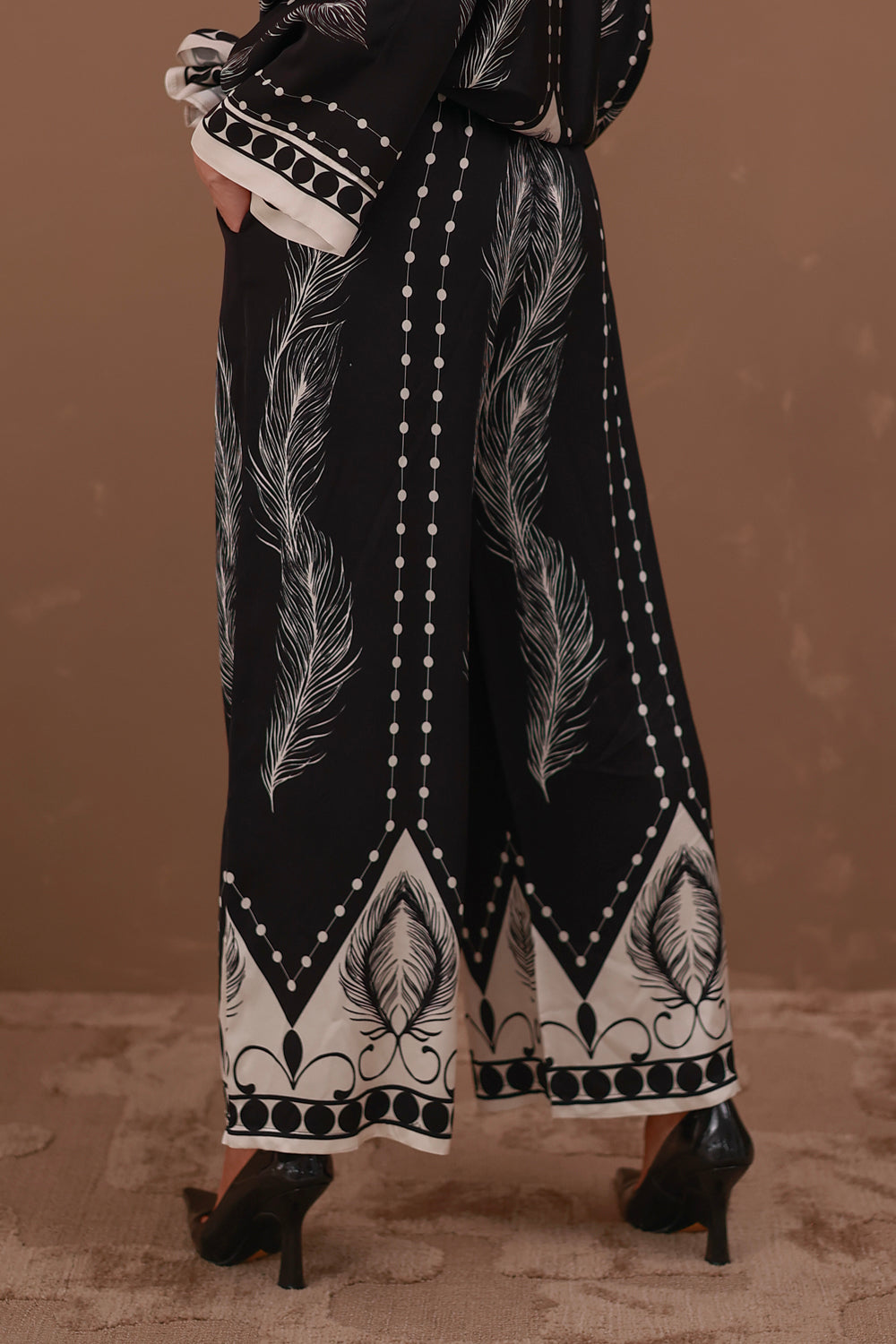 Broek Nastaran