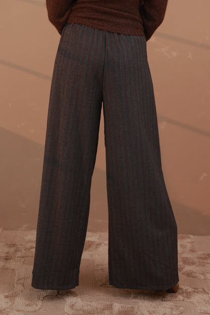 Broek Nikoletta
