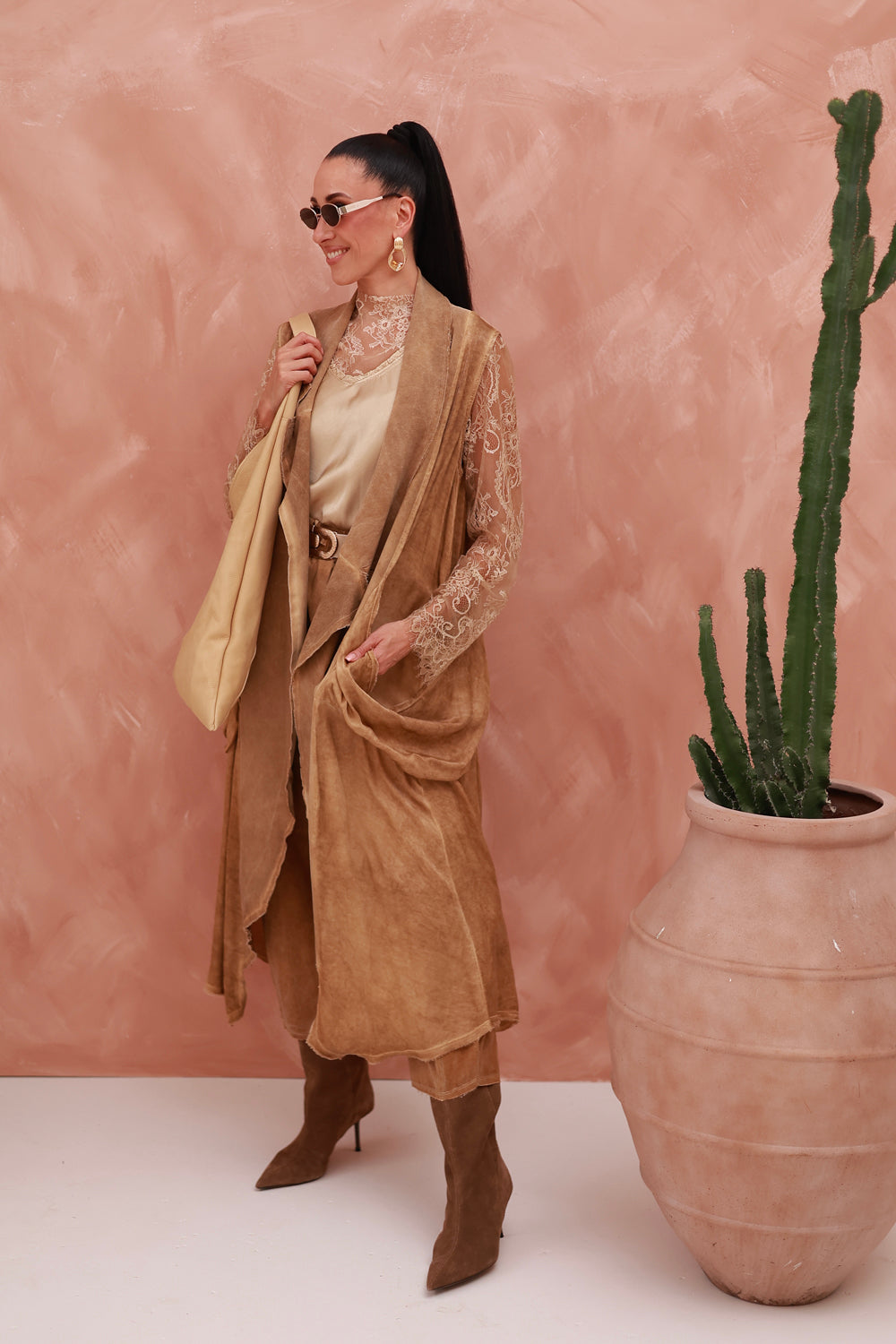 Vest Yakini