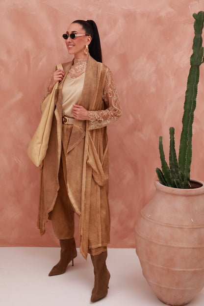 Vest Yakini