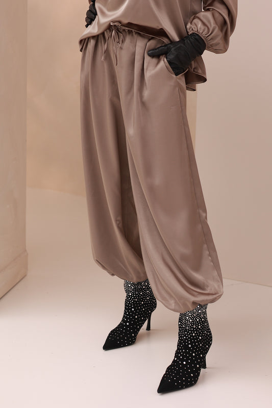 Broek Nneka